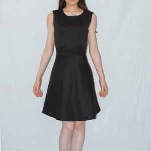 Nwot Daisy Fuentes sleeveless little black dress